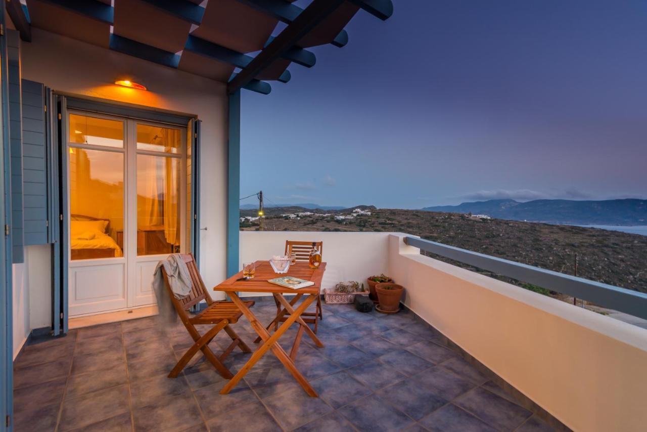 Villa Blue Sky Tripití Exterior foto
